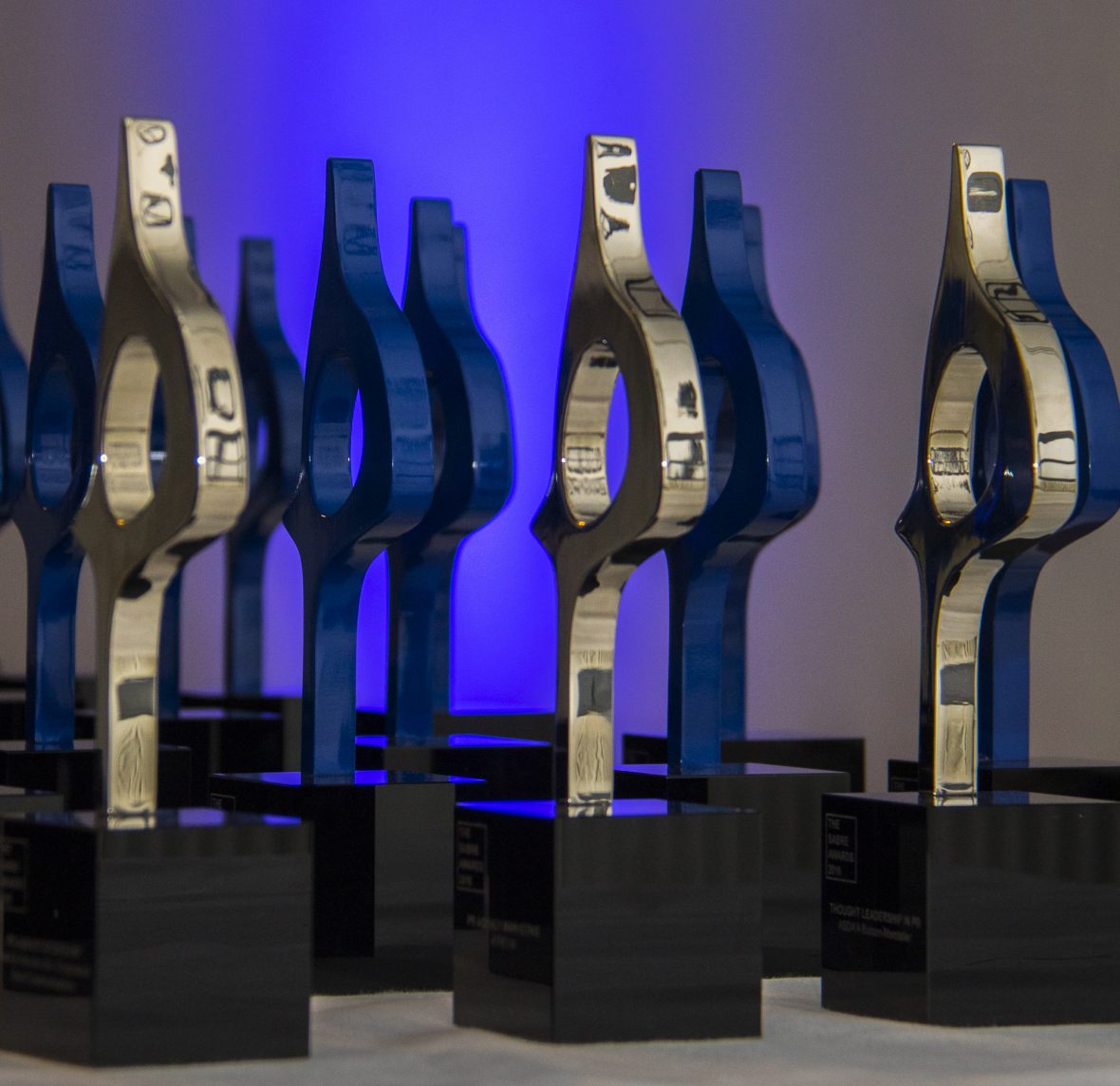 Flere trofeer i krom fra SABRE Awards