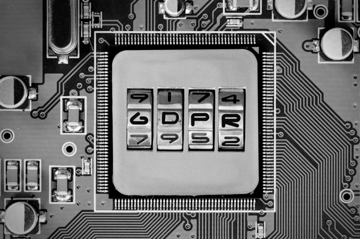 Hardware i sort/hvitt med skriften GDPR på